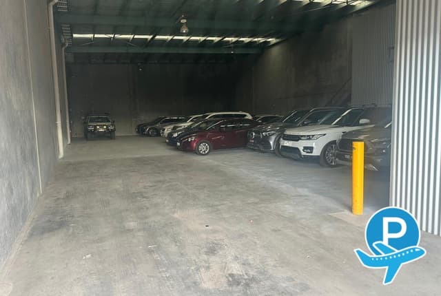 Park and Fly Airport Parking - Covered - Melbourne, 10 - 11 Dib Court 1